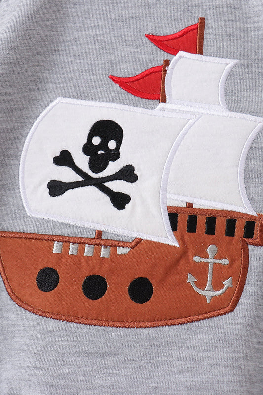 Gray Ship Applique Bubble