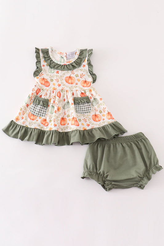 Green pumpkin ruffle baby set