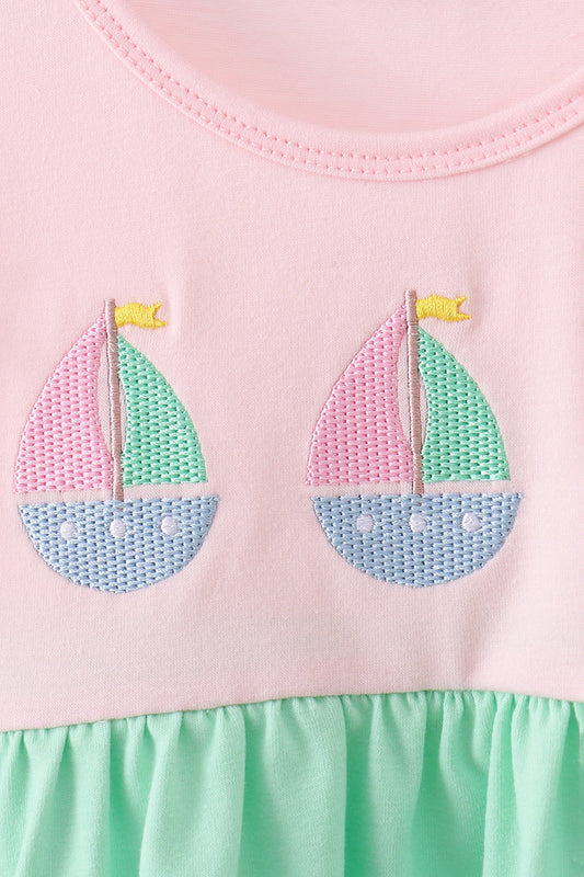 Color block sailboat embroidery ruffle shorts set